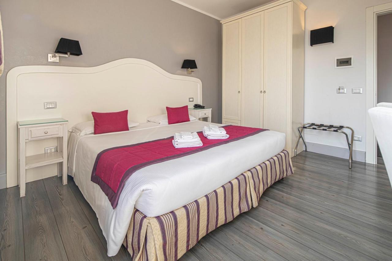 Bed and Breakfast Residenza Castrense Roma Exterior foto