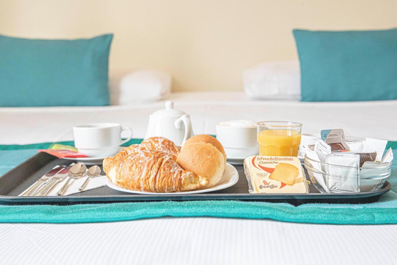 Bed and Breakfast Residenza Castrense Roma Exterior foto