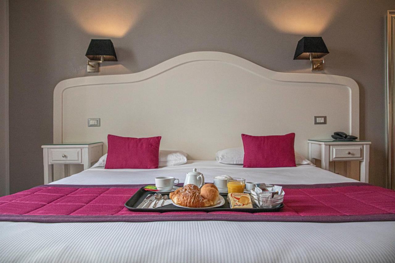 Bed and Breakfast Residenza Castrense Roma Exterior foto